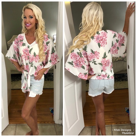 🌸LAST 1! Floral Woven 3 Qtr Sleeve Top! - Picture 7 of 8